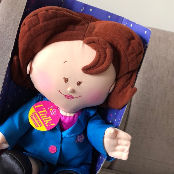 Rosie O’Donnell autographed doll - Picture 2 of 3